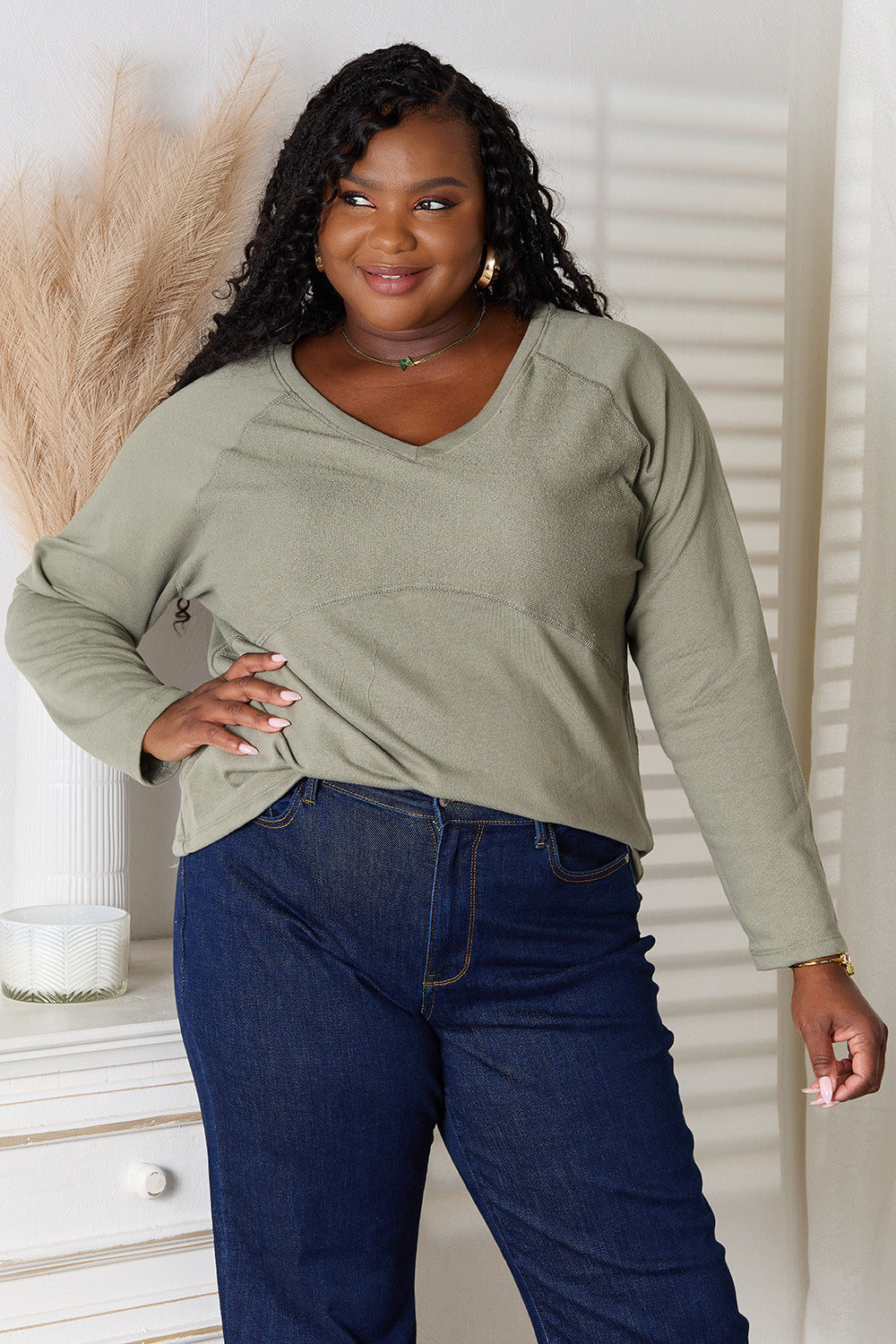 Футболка с длинным рукавом и V-образным вырезом в полный размер FASHNZFAB, цвет sage
Футболка с длинным рукавом и V-образным вырезом в полный размер FASHNZFAB, цвет sage