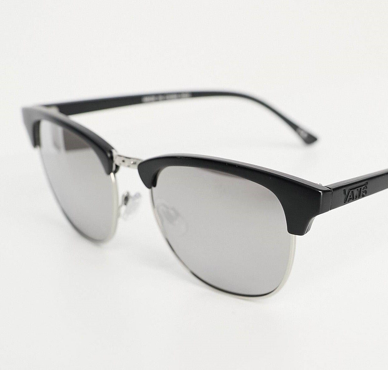 Солнцезащитные очки Vans Dunville, черный
Солнцезащитные очки Vans Dunville, черный