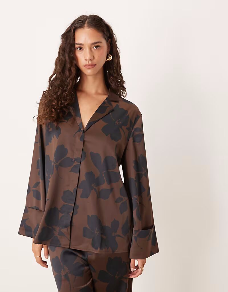 Рубашка свободного кроя с шоколадным абстрактным принтом Pretty Lavish
Рубашка свободного кроя с шоколадным абстрактным принтом Pretty Lavish