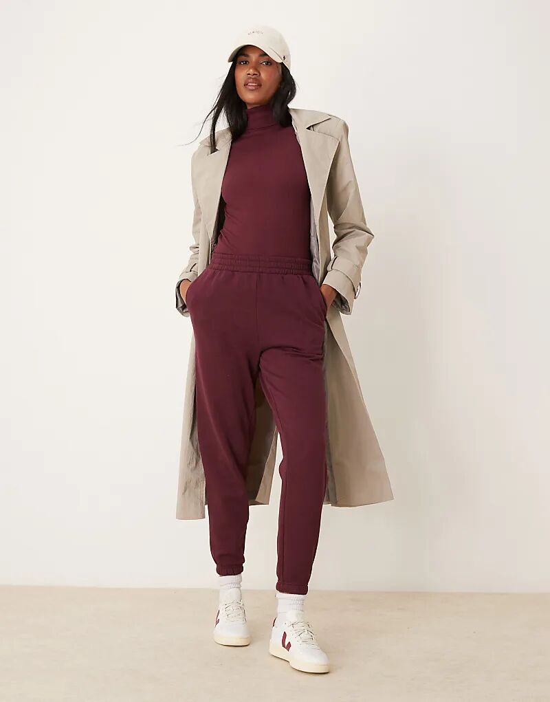 Джоггеры с манжетами бордового цвета New Look
Джоггеры с манжетами бордового цвета New Look