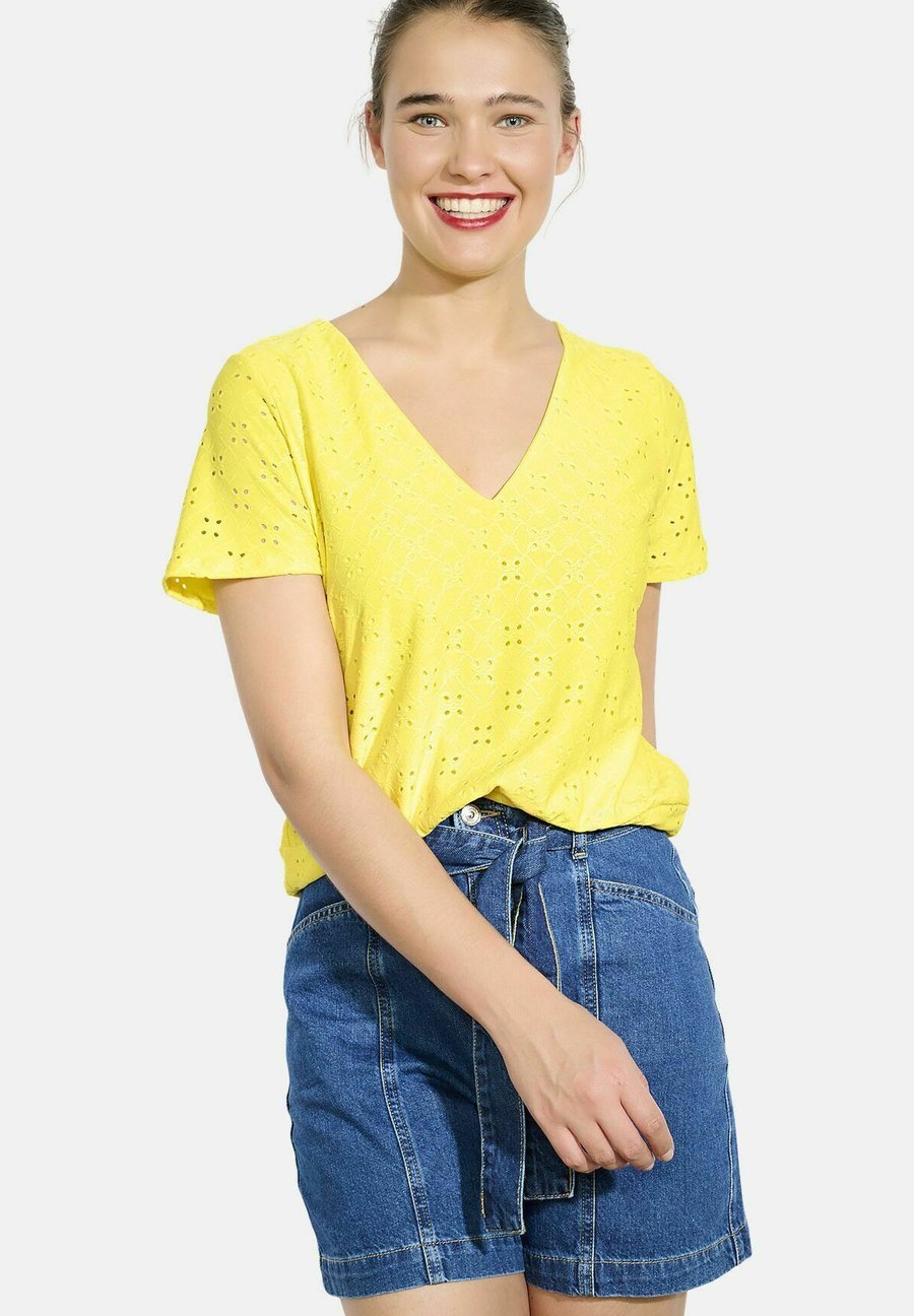Футболка LolaLiza EMBROIDERED SHORT-SLEEVE, Yellow Sun/Yellow, Красный, Футболка LolaLiza EMBROIDERED SHORT-SLEEVE, Yellow Sun/Yellow
Футболка LolaLiza EMBROIDERED SHORT-SLEEVE, Yellow Sun/Yellow, Красный, Футболка LolaLiza EMBROIDERED SHORT-SLEEVE, Yellow Sun/Yellow