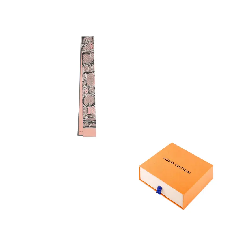 LOUIS VUITTON Шелковая резинка для волос унисекс Cherry Blossom Pink
LOUIS VUITTON Шелковая резинка для волос унисекс Cherry Blossom Pink