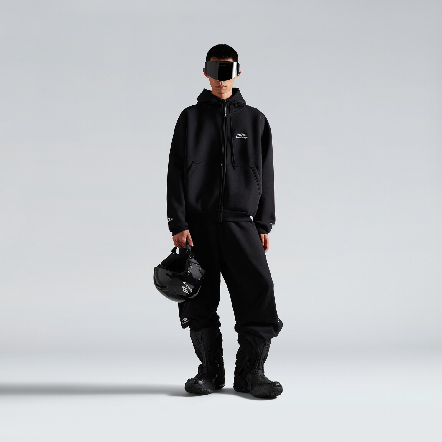 Толстовка на молнии 3b sports icon в выстиранном черно-белом цвете BALENCIAGA, белый/вываренный черный
Толстовка на молнии 3b sports icon в выстиранном черно-белом цвете BALENCIAGA, белый/вываренный черный