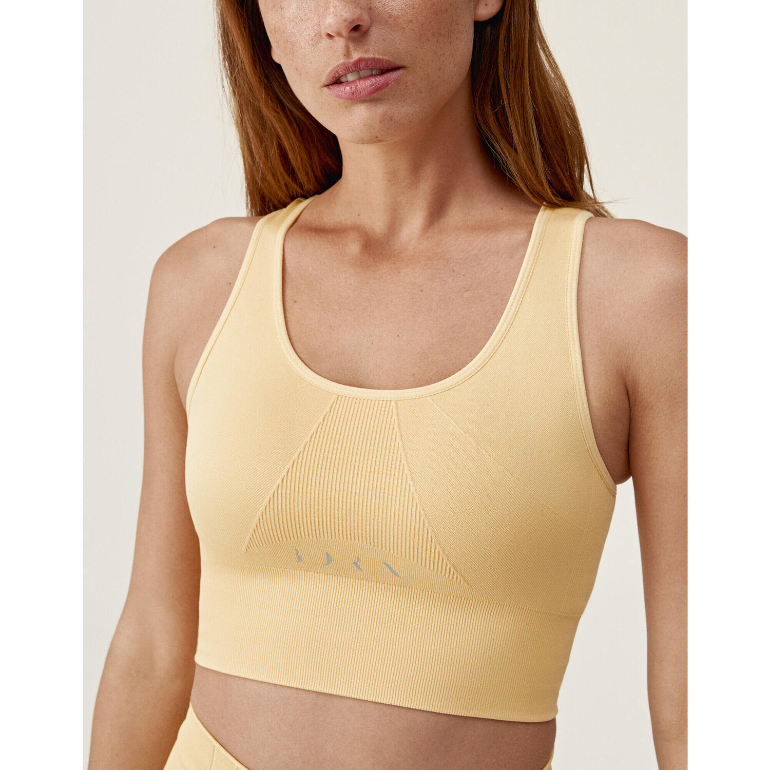 Женский топ Urdhva Born Living Yoga, желтый
Женский топ Urdhva Born Living Yoga, желтый