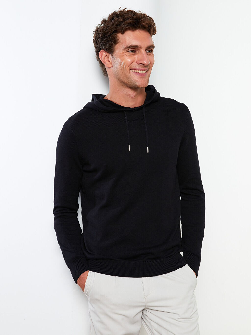 Мужской трикотажный свитер с капюшоном и длинными рукавами LCWAIKIKI Classic, Черный, Мужской трикотажный свитер с капюшоном и длинными рукавами LCWAIKIKI Classic