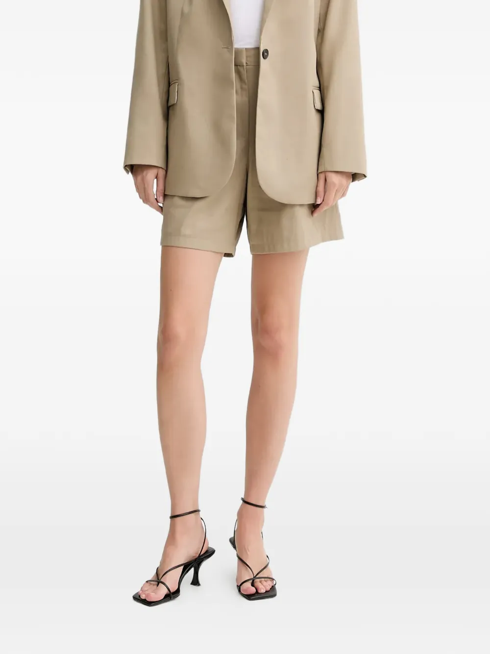 Плиссированные шорты Solenna Iro, бежевый
Плиссированные шорты Solenna Iro, бежевый