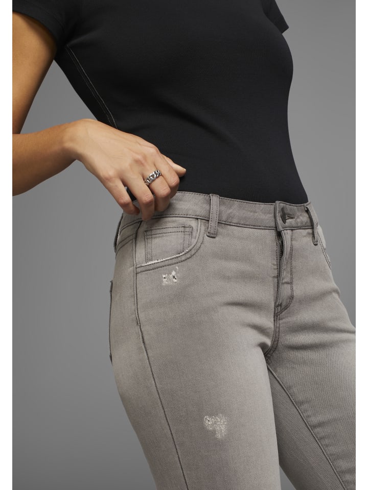 Джинсы ARIZONA
Джинсы ARIZONA