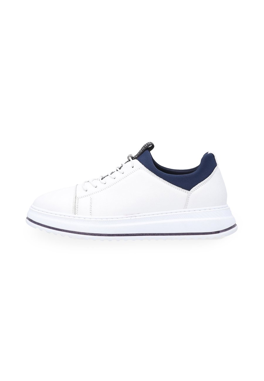 Кроссовки VENEZIA Slip-ons, White
Кроссовки VENEZIA Slip-ons, White