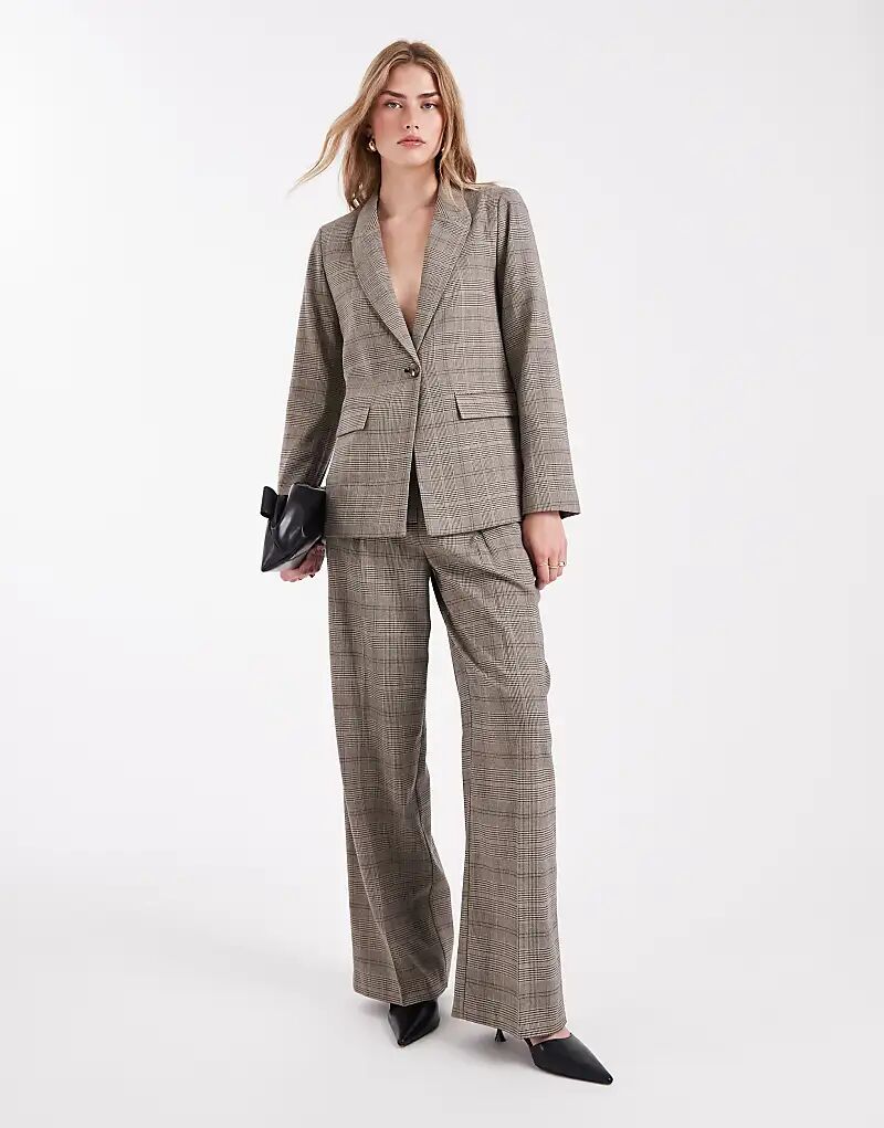 Широкие брюки New Look в клетку коричневого цвета
Широкие брюки New Look в клетку коричневого цвета