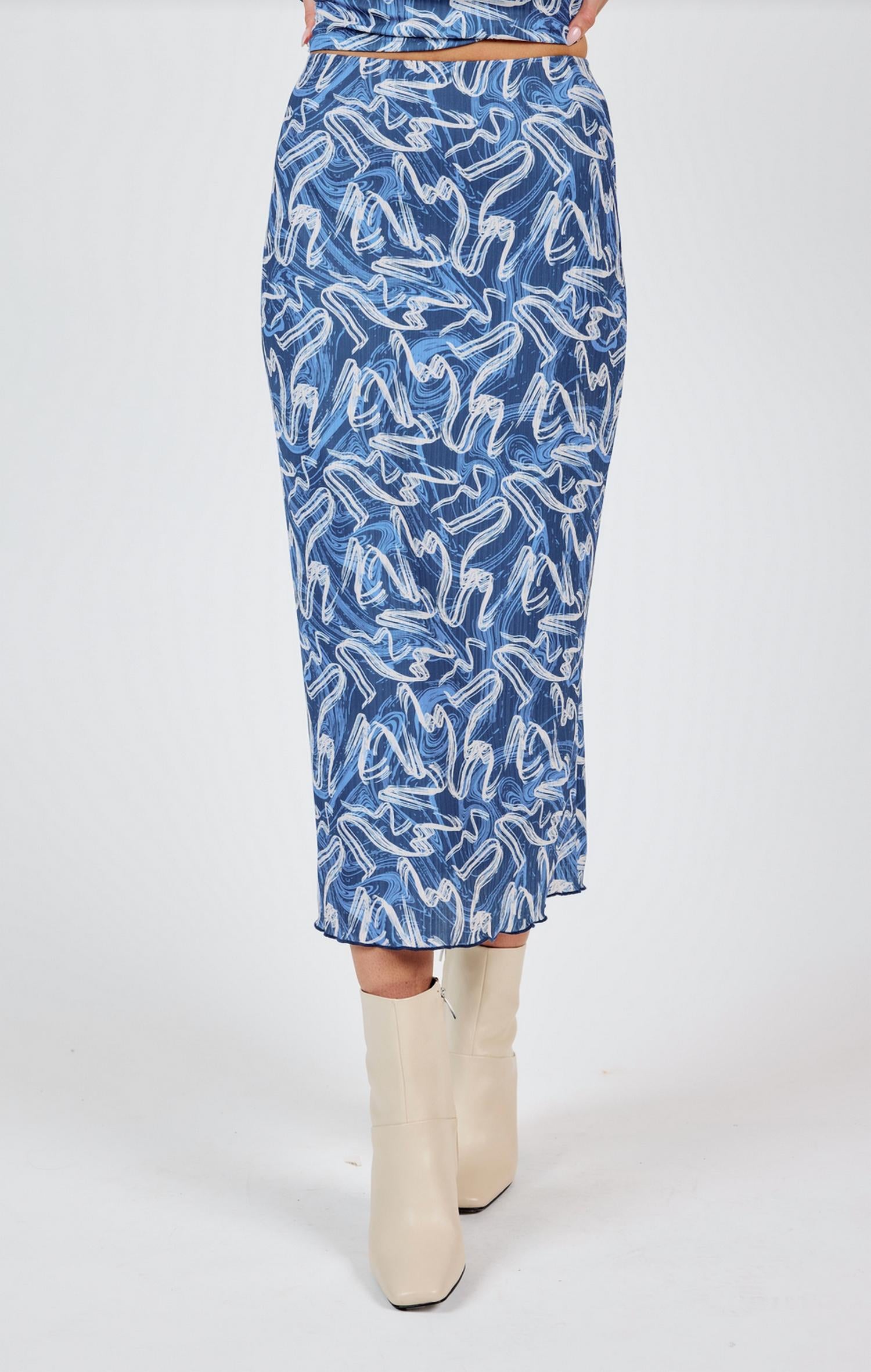 Большие мечты Сетчатая юбка в синем Sadie & Sage
Большие мечты Сетчатая юбка в синем Sadie & Sage