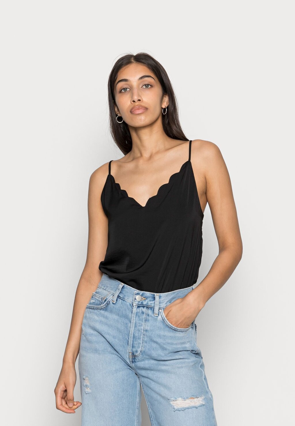 Топ ONLY, черный
Топ ONLY, черный