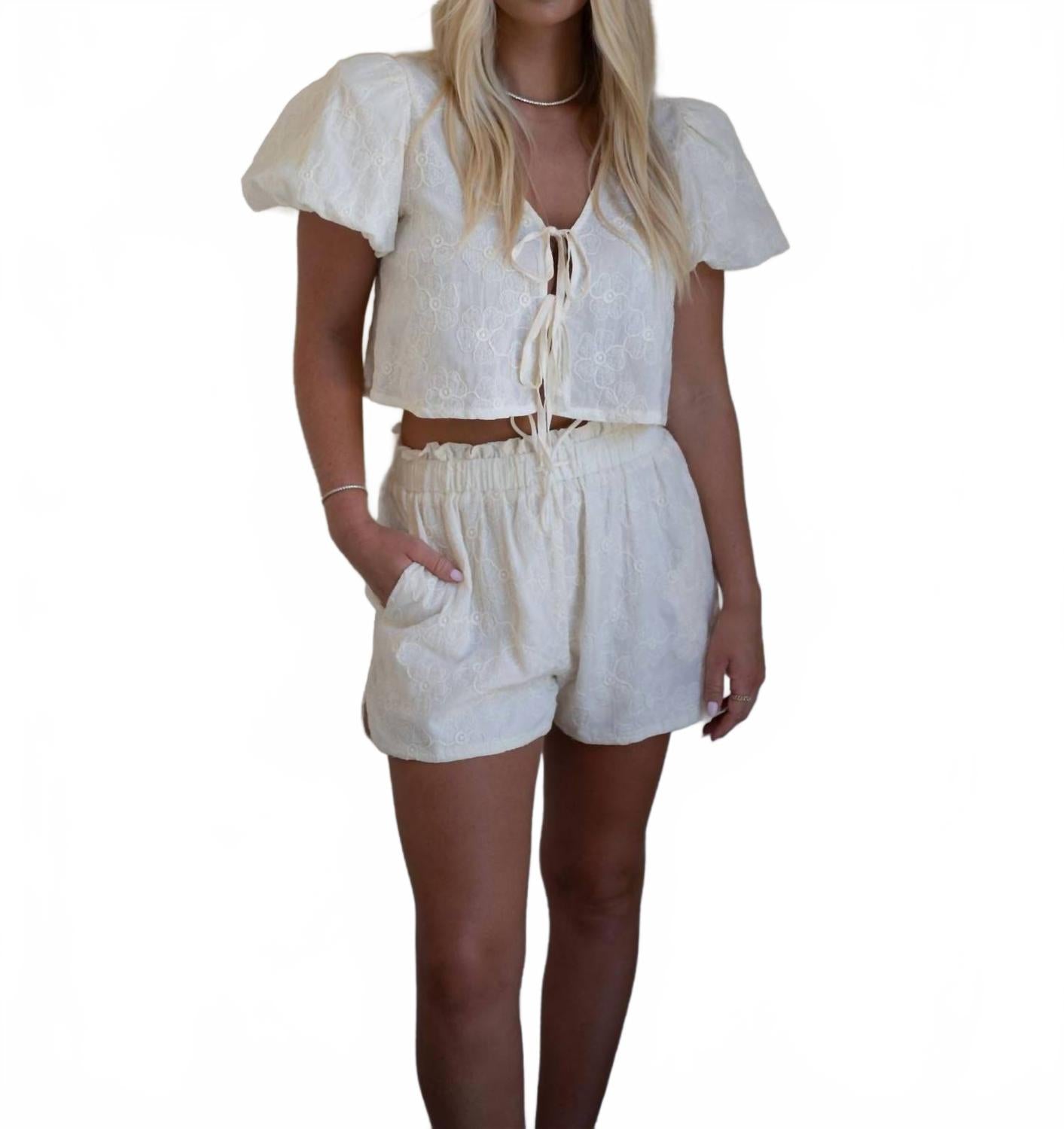 Женский комплект Лиззи Бабл шорт в кремовом цвете MABLE
Женский комплект Лиззи Бабл шорт в кремовом цвете MABLE