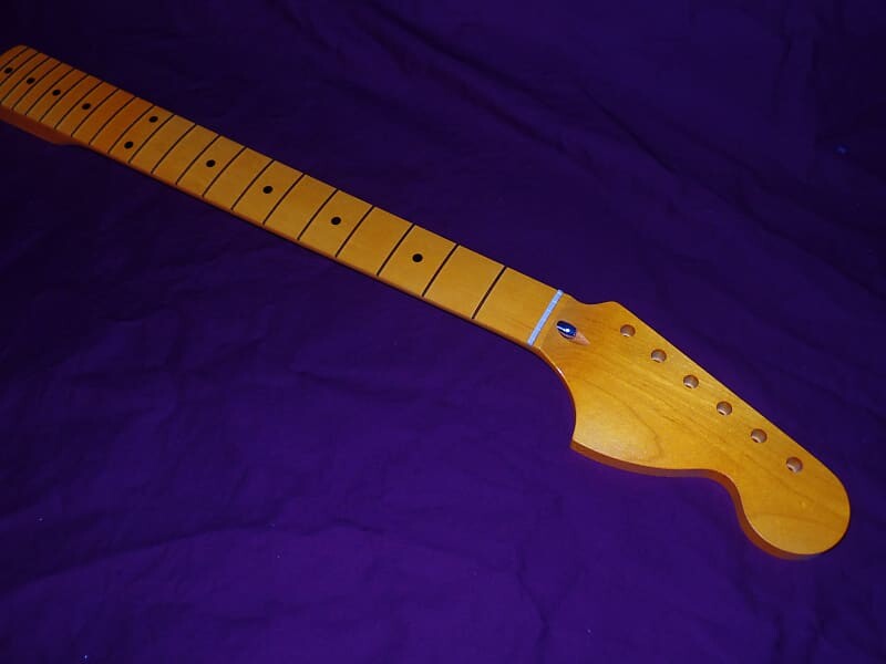Jumbo Fret 9.5 CBS Closet Классический винтажный Stratocaster Allparts Fender Licensed Кленовый гриф Fender Licensed Stratocaster Neck
Jumbo Fret 9.5 CBS Closet Классический винтажный Stratocaster Allparts Fender Licensed Кленовый гриф Fender Licensed Stratocaster Neck