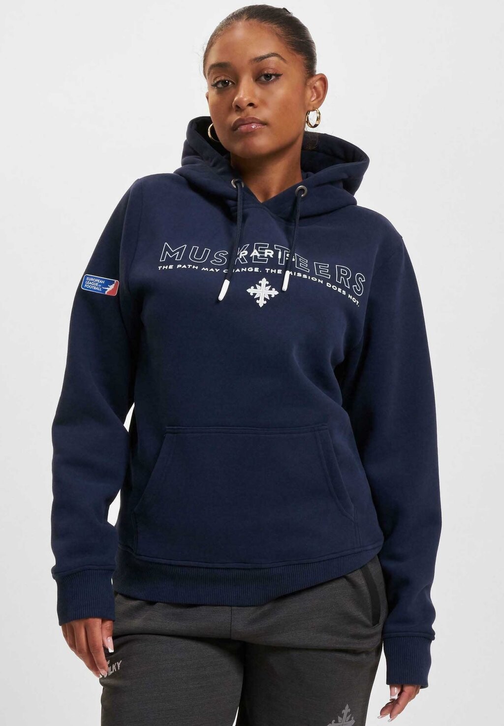 Толстовка с капюшоном SHOP X EUROPEAN LEAGUE OF FOOTBALL PARIS MUSKETEERS MISSION DEF, темно-синий
Толстовка с капюшоном SHOP X EUROPEAN LEAGUE OF FOOTBALL PARIS MUSKETEERS MISSION DEF, темно-синий
