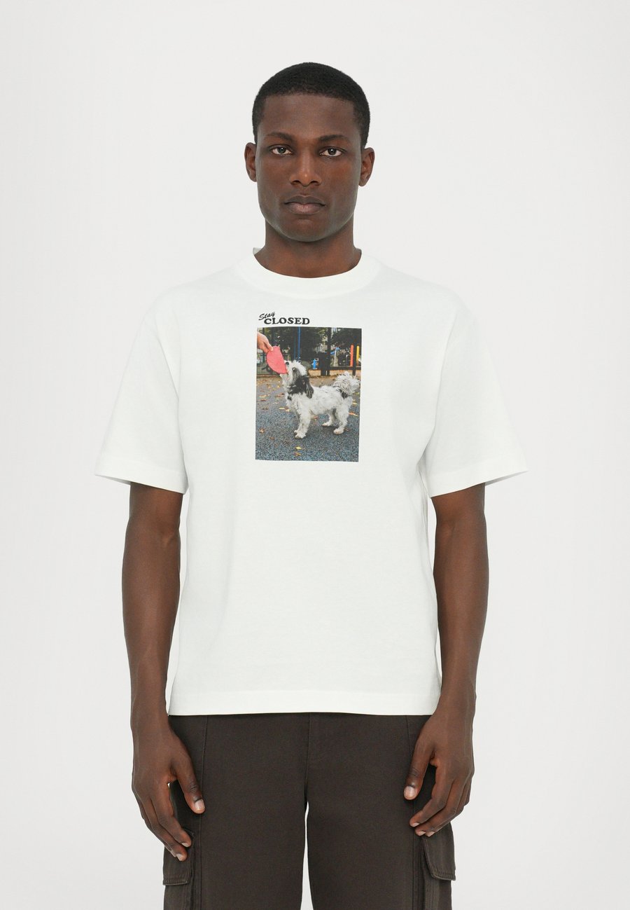 Футболка CLOSED PRINTED, White
Футболка CLOSED PRINTED, White