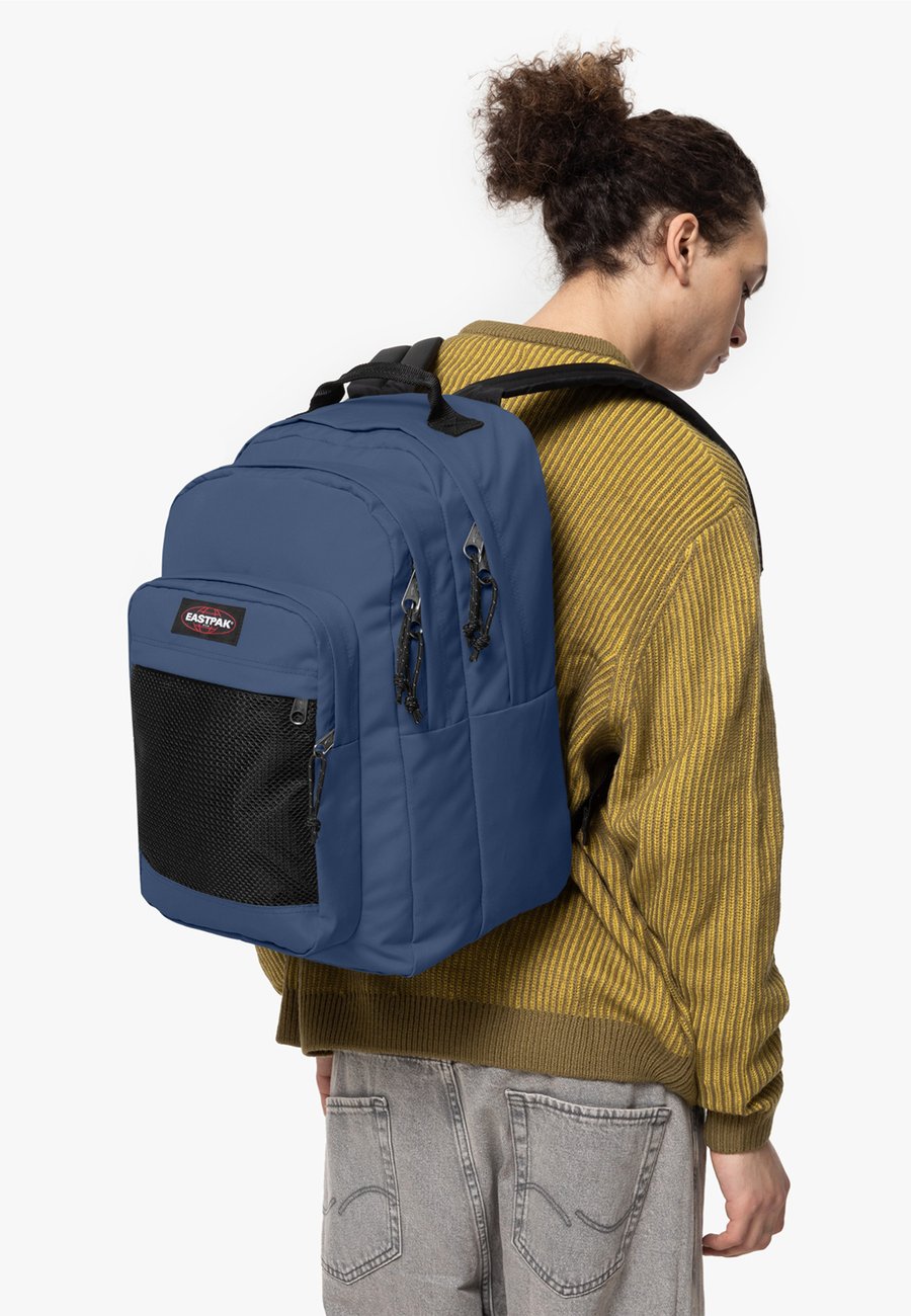 Рюкзак Eastpak STUDY BUDDY, Powder Pilot/Dark Blue
Рюкзак Eastpak STUDY BUDDY, Powder Pilot/Dark Blue