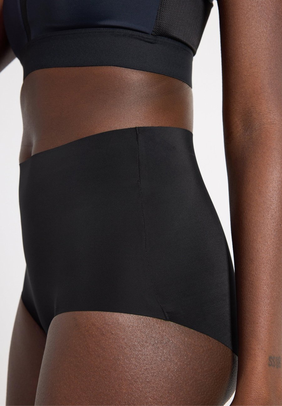 Брифы Lindex 3-PACK, Black
Брифы Lindex 3-PACK, Black