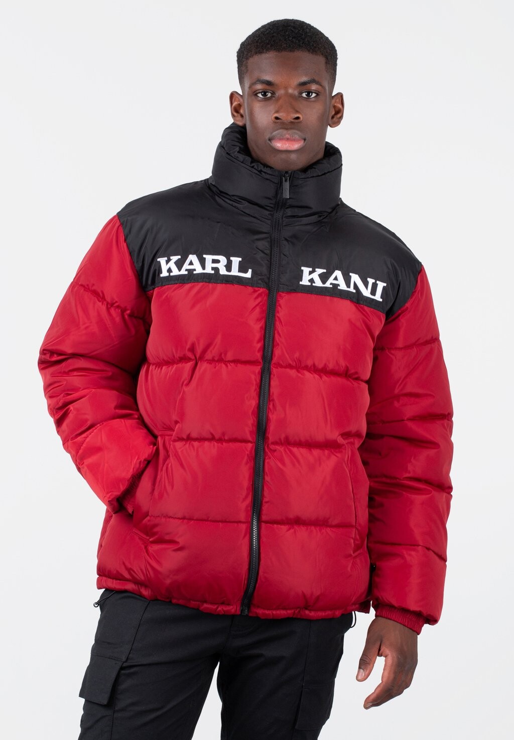 Куртка Karl Kani RETRO ESSENTIAL PUFFER, темно-красный
Куртка Karl Kani RETRO ESSENTIAL PUFFER, темно-красный