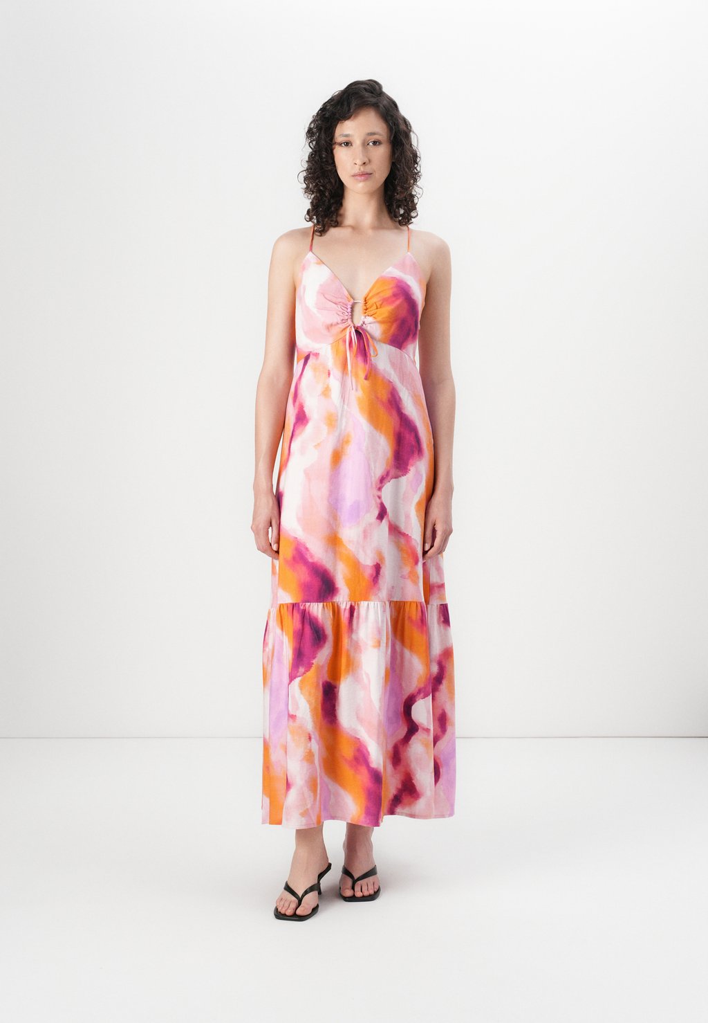 Платье макси FLARINA STRAP ANKLE DRESS YAS, бежевый
Платье макси FLARINA STRAP ANKLE DRESS YAS, бежевый