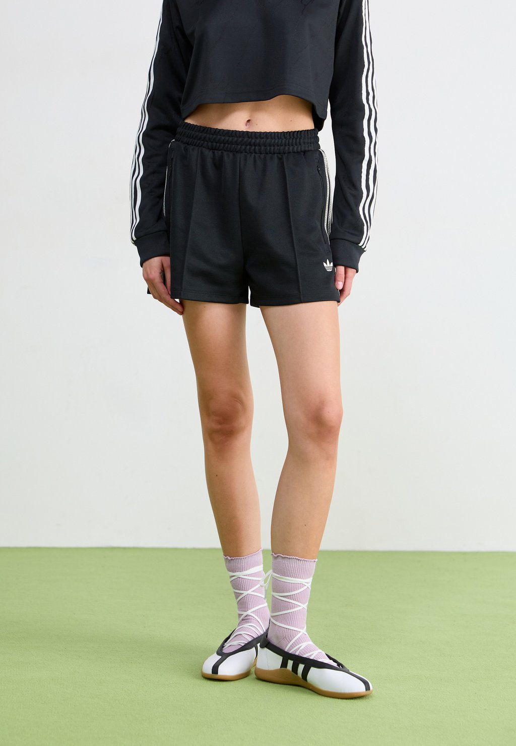 Шорты Adidas Originals, черный
Шорты Adidas Originals, черный