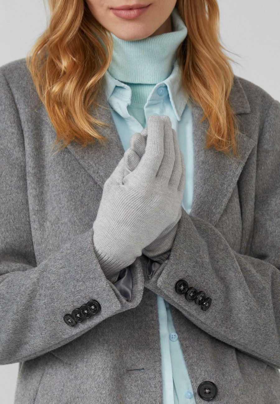 Перчатки s.Oliver Gloves, Grau Meliert/Grey
Перчатки s.Oliver Gloves, Grau Meliert/Grey