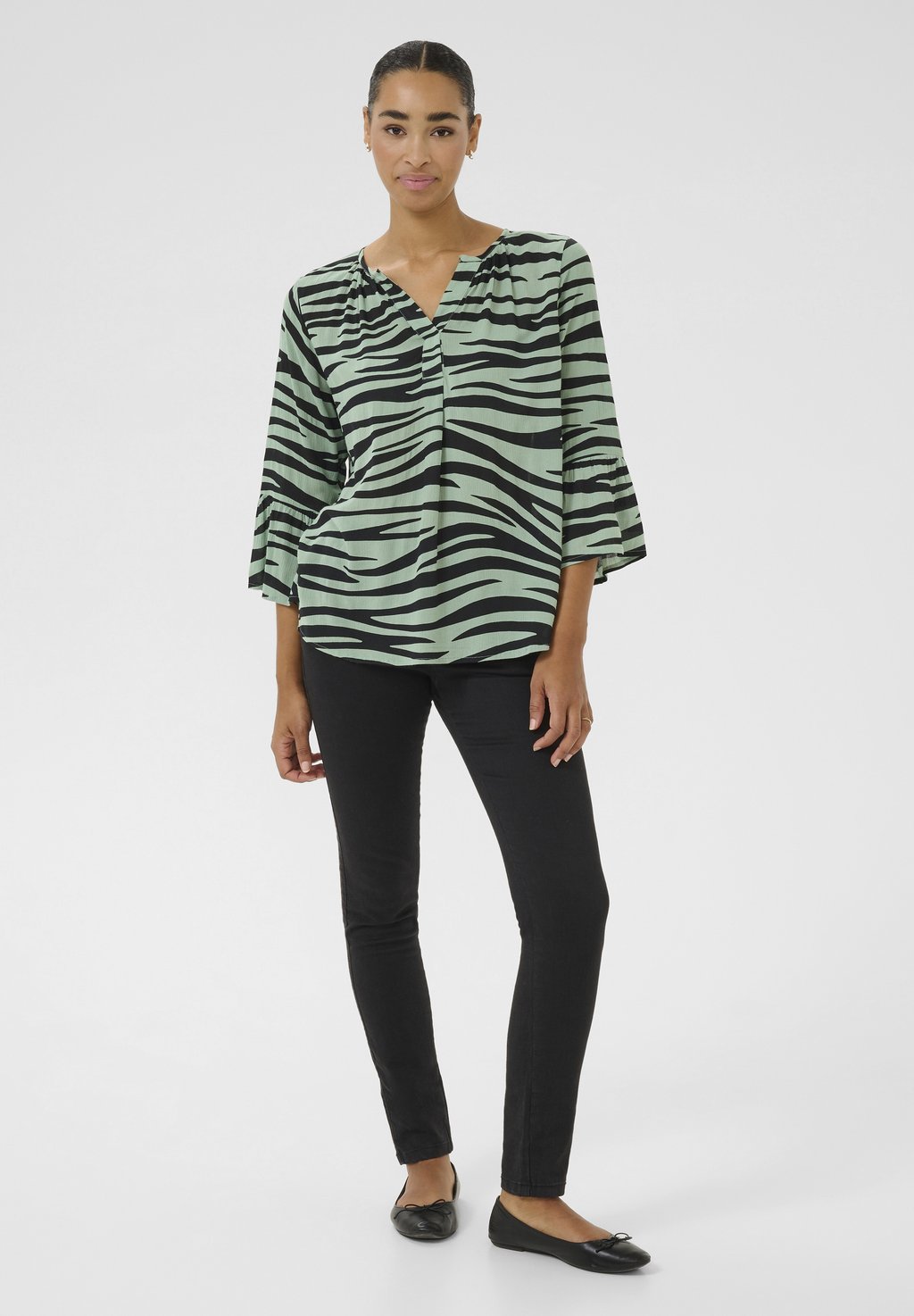 Блуза KALEA Kaffe, цвет Green Black Animal
Блуза KALEA Kaffe, цвет Green Black Animal