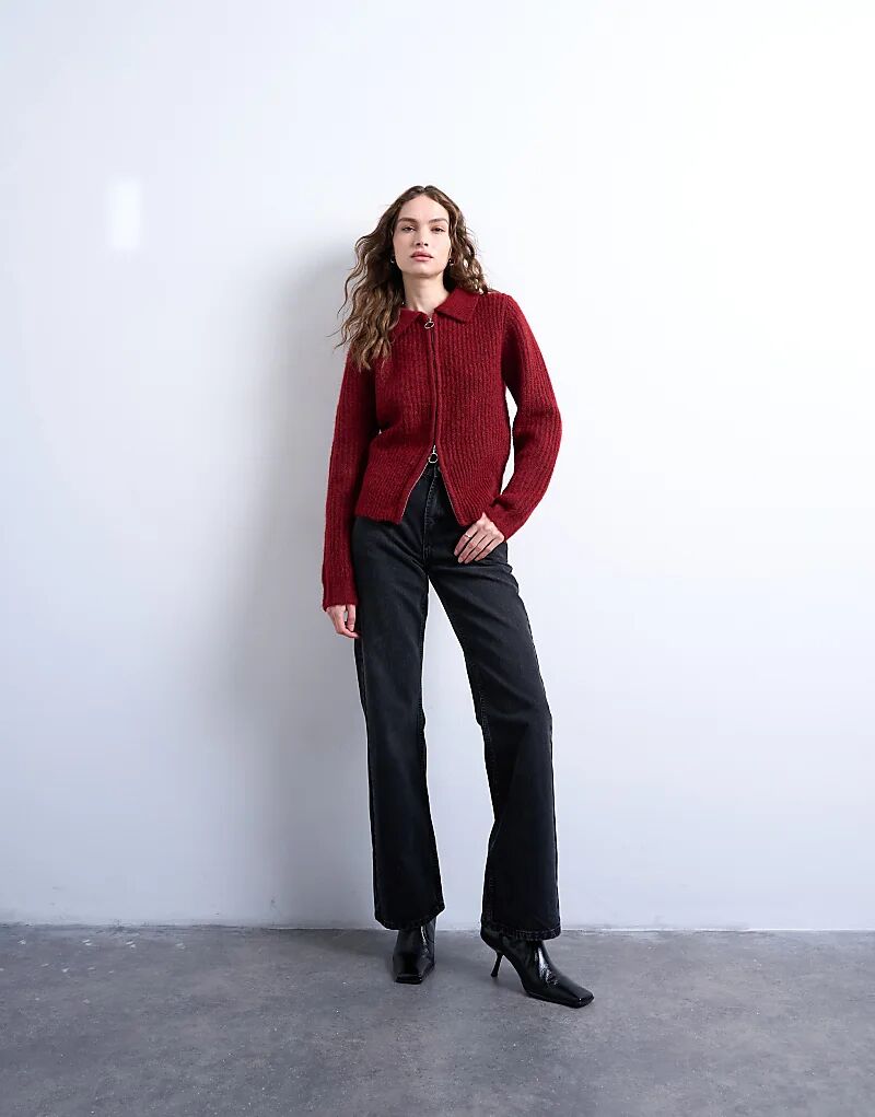 Кардиган Topshop с воротником-молнией и кольцом красного цвета
Кардиган Topshop с воротником-молнией и кольцом красного цвета