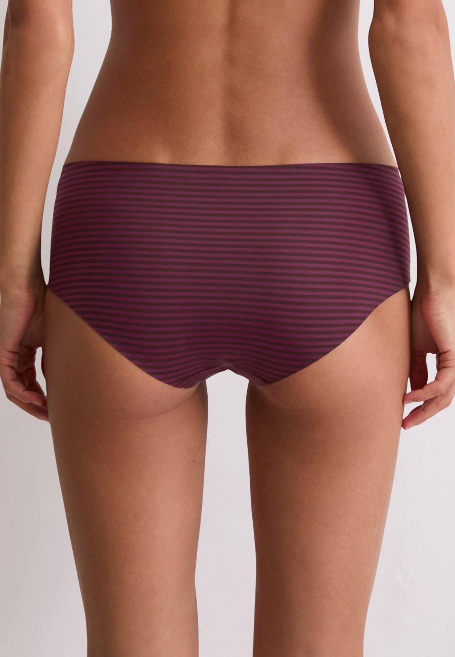 Брифы Marc O'Polo 2-PACK , Cherry Lacquer Stripe/Berry
Брифы Marc O'Polo 2-PACK , Cherry Lacquer Stripe/Berry