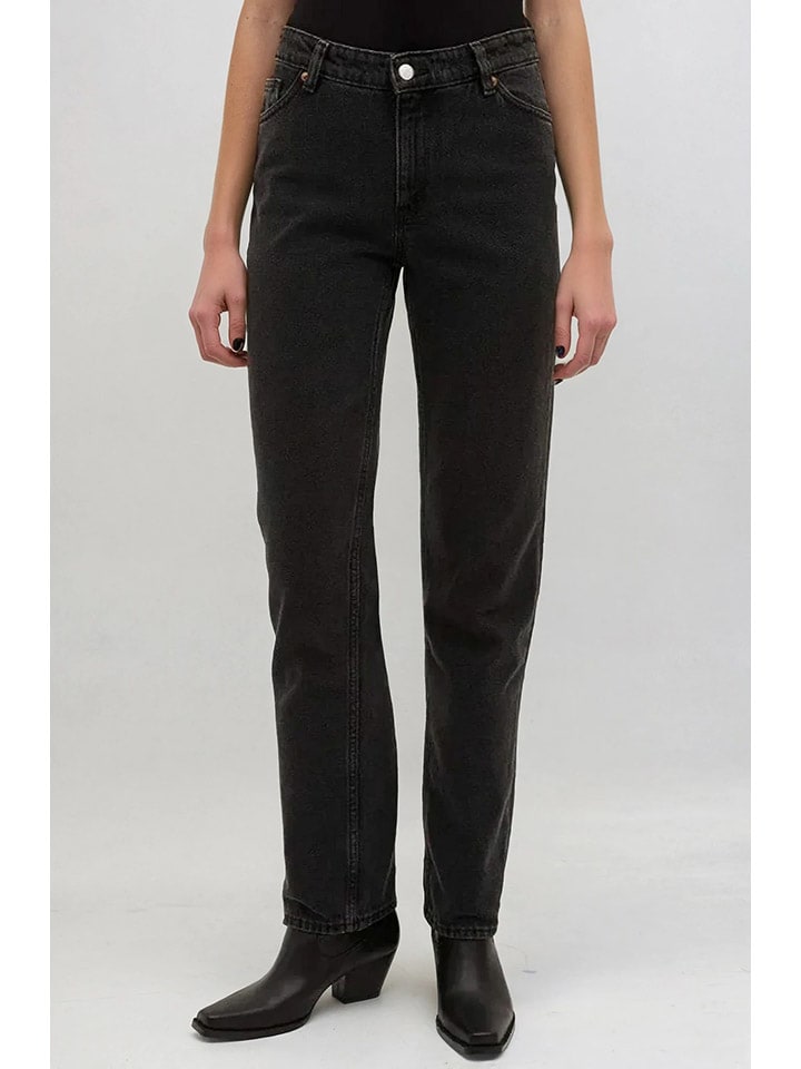 Джинсы - стандартный крой - черного цвета Monki
Джинсы - стандартный крой - черного цвета Monki