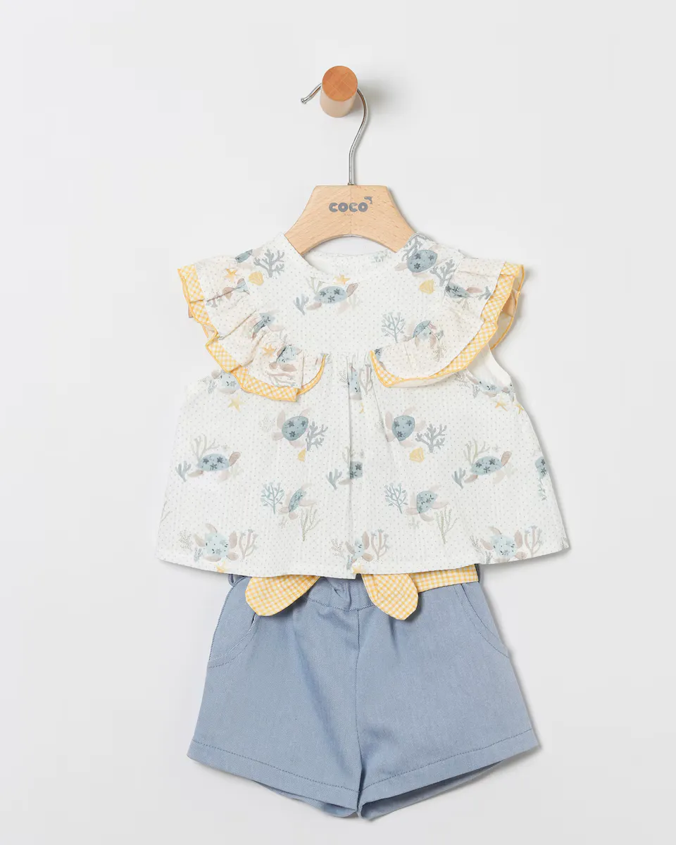 Комплект для девочки с набивной блузкой и однотонными шортами Coco Acqua, синий
Комплект для девочки с набивной блузкой и однотонными шортами Coco Acqua, синий