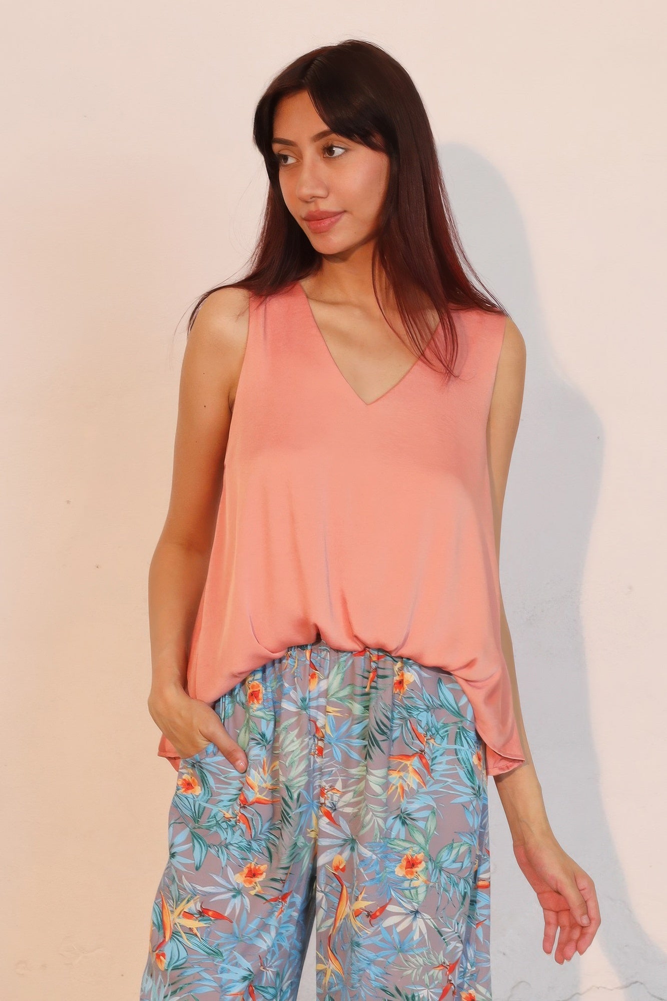 Топ из выстиранного полиэстера и шелка с защипами спереди TRUEDAMES, персиковый
Топ из выстиранного полиэстера и шелка с защипами спереди TRUEDAMES, персиковый