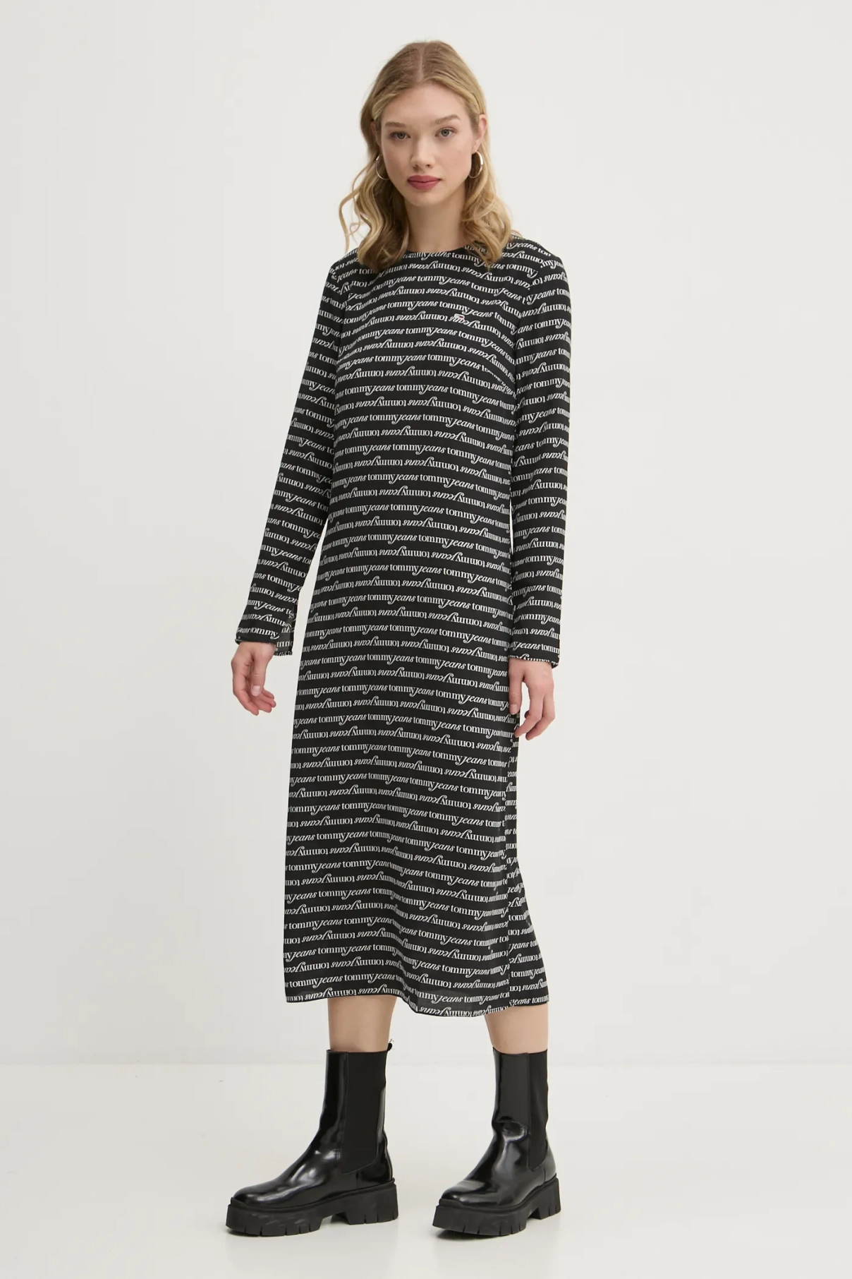 Платье Tommy Jeans, черный
Платье Tommy Jeans, черный