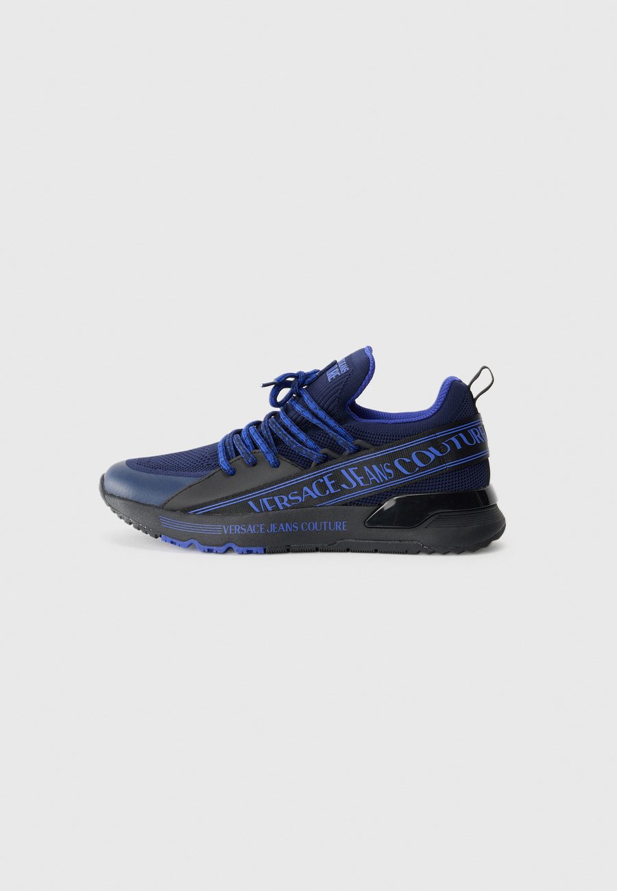 Кроссовки Versace Jeans Couture FONDO DYNAMIC, Navy/Royal Blue
Кроссовки Versace Jeans Couture FONDO DYNAMIC, Navy/Royal Blue
