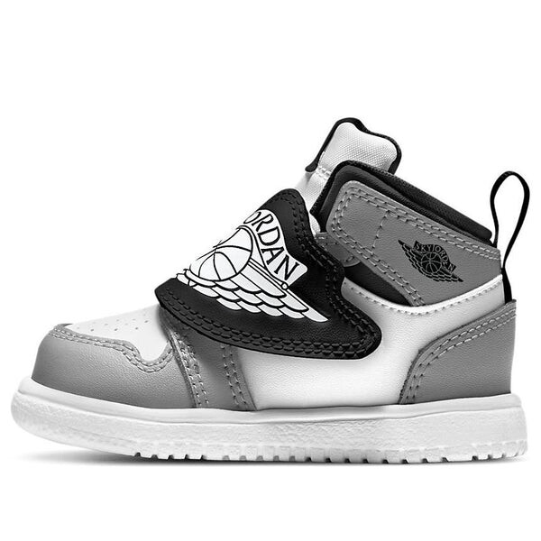 Кроссовки 1 sky logo Air Jordan, белый
Кроссовки 1 sky logo Air Jordan, белый