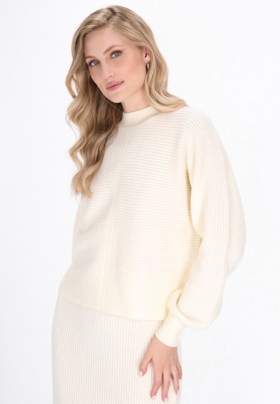 Джемпер DreiMaster Jumper, Offwhite/Off-White
Джемпер DreiMaster Jumper, Offwhite/Off-White