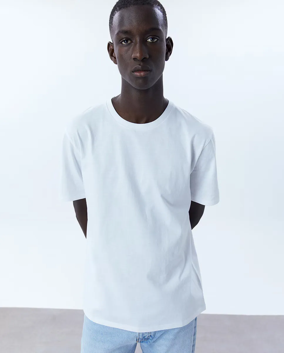 Белая мужская футболка с короткими рукавами Sfera, белый
Белая мужская футболка с короткими рукавами Sfera, белый