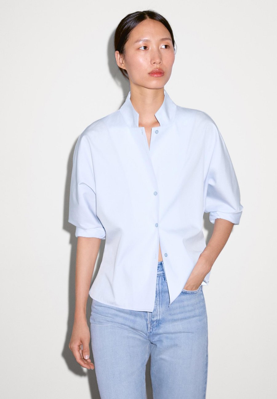 Блуза Massimo Dutti POPLIN GARMENT, Blue
Блуза Massimo Dutti POPLIN GARMENT, Blue