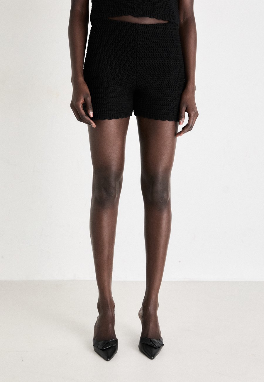 Шорты Gina Tricot Shorts, Black
Шорты Gina Tricot Shorts, Black