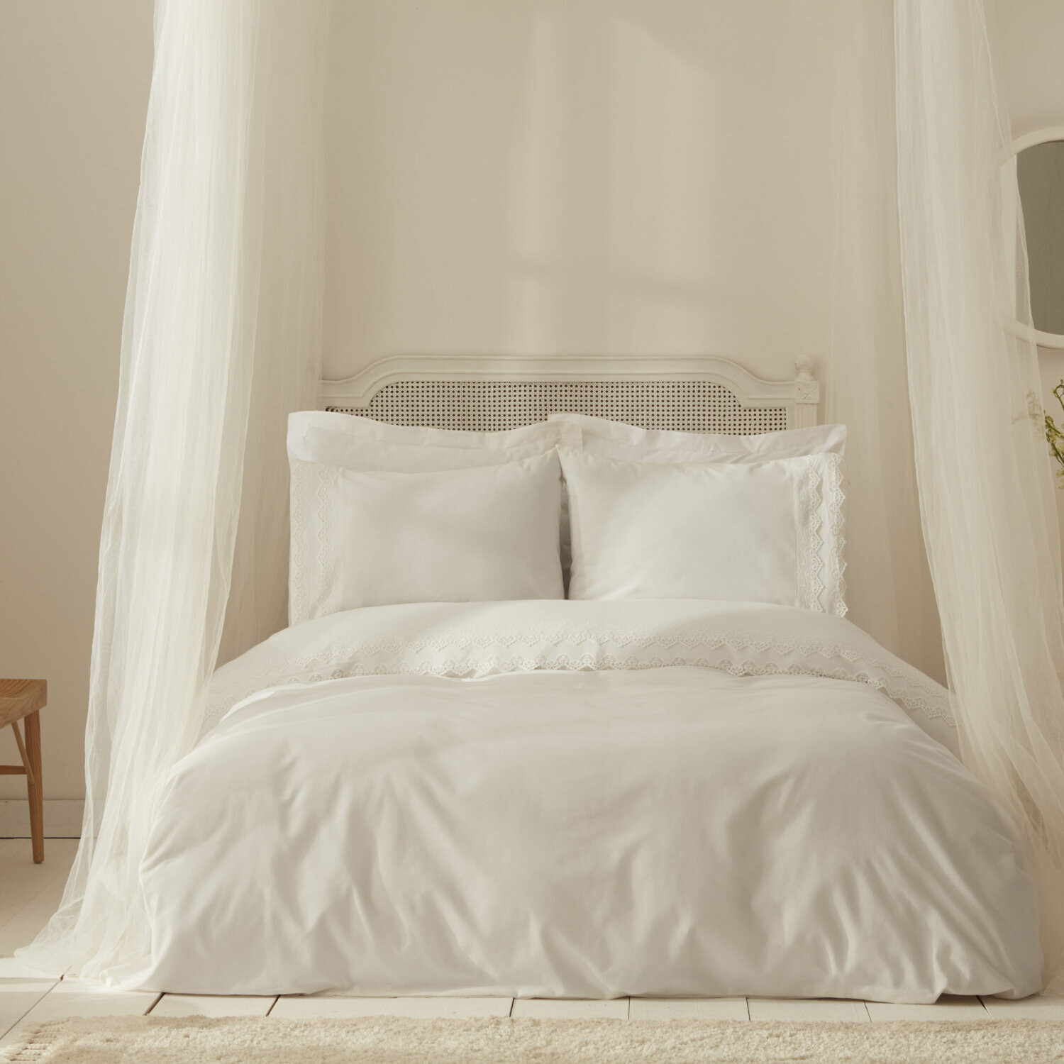 Karaca Home White Collection Tina Комплект постельного белья с двойным кружевом, белый
Karaca Home White Collection Tina Комплект постельного белья с двойным кружевом, белый