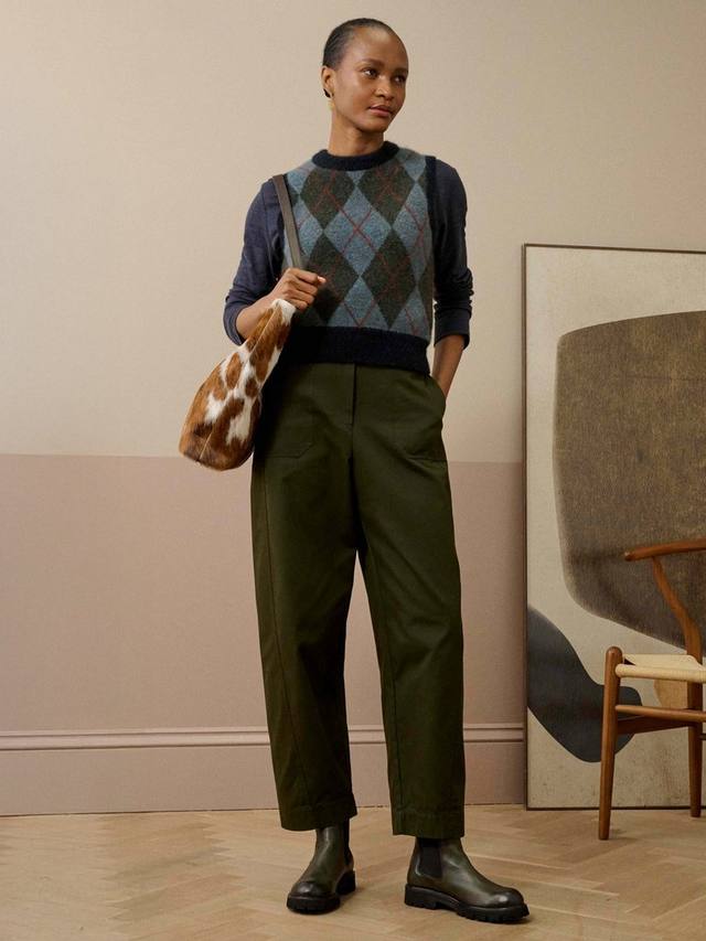 Топ-майка из шерсти с узором аргайл Brora, Ink
Топ-майка из шерсти с узором аргайл Brora, Ink