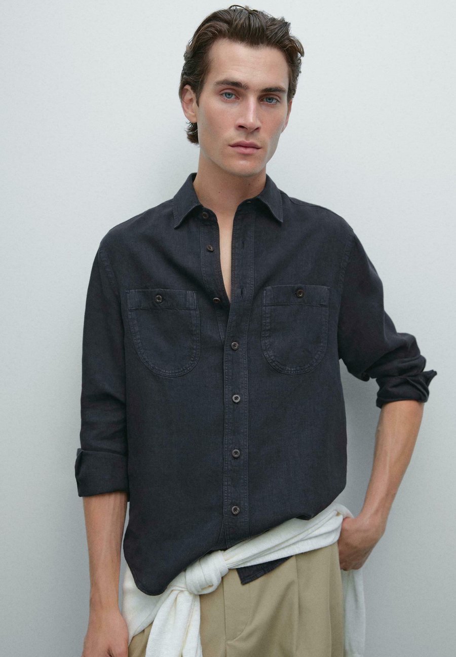 Куртка Massimo Dutti RELAXED FIT, Dark Blue
Куртка Massimo Dutti RELAXED FIT, Dark Blue