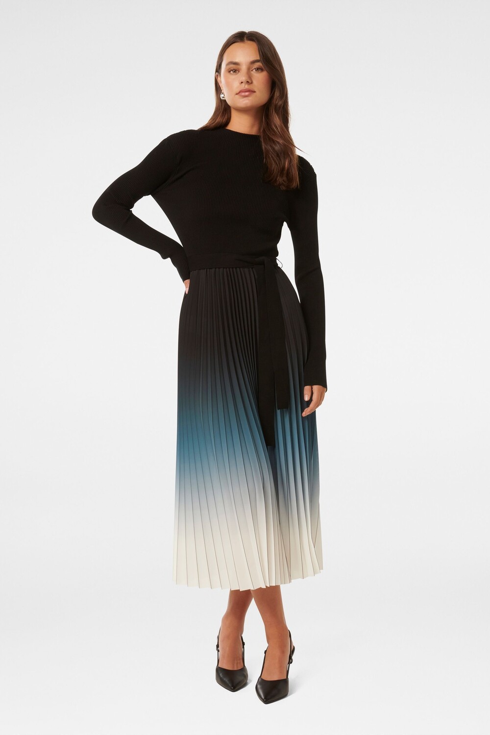 Платье Harmony ombre плиссированное миди Forever New, черный
Платье Harmony ombre плиссированное миди Forever New, черный