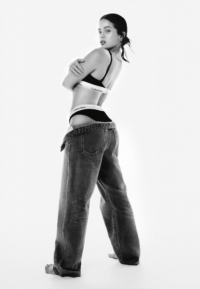 Бюстгальтер Calvin Klein Underwear UNLINED ICON, Black
Бюстгальтер Calvin Klein Underwear UNLINED ICON, Black