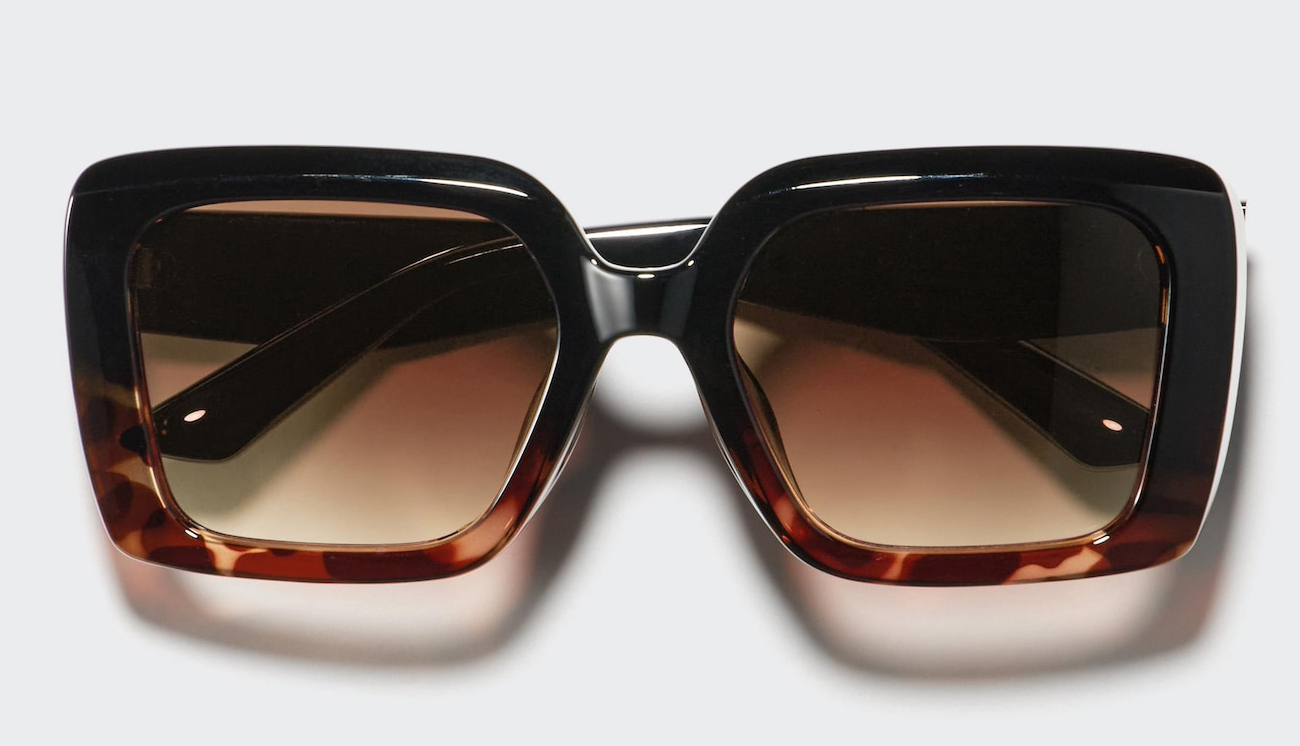 Солнцезащитные очки Uniqlo Big Square Wide Type
Солнцезащитные очки Uniqlo Big Square Wide Type