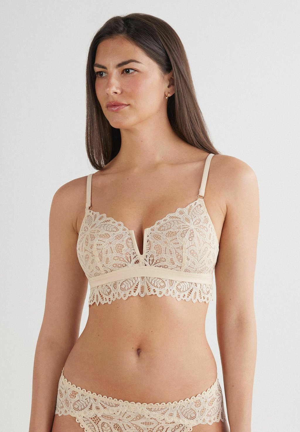 Треугольный бюстгальтер ITALIAN RIVIERA Intimissimi, кремовый
Треугольный бюстгальтер ITALIAN RIVIERA Intimissimi, кремовый