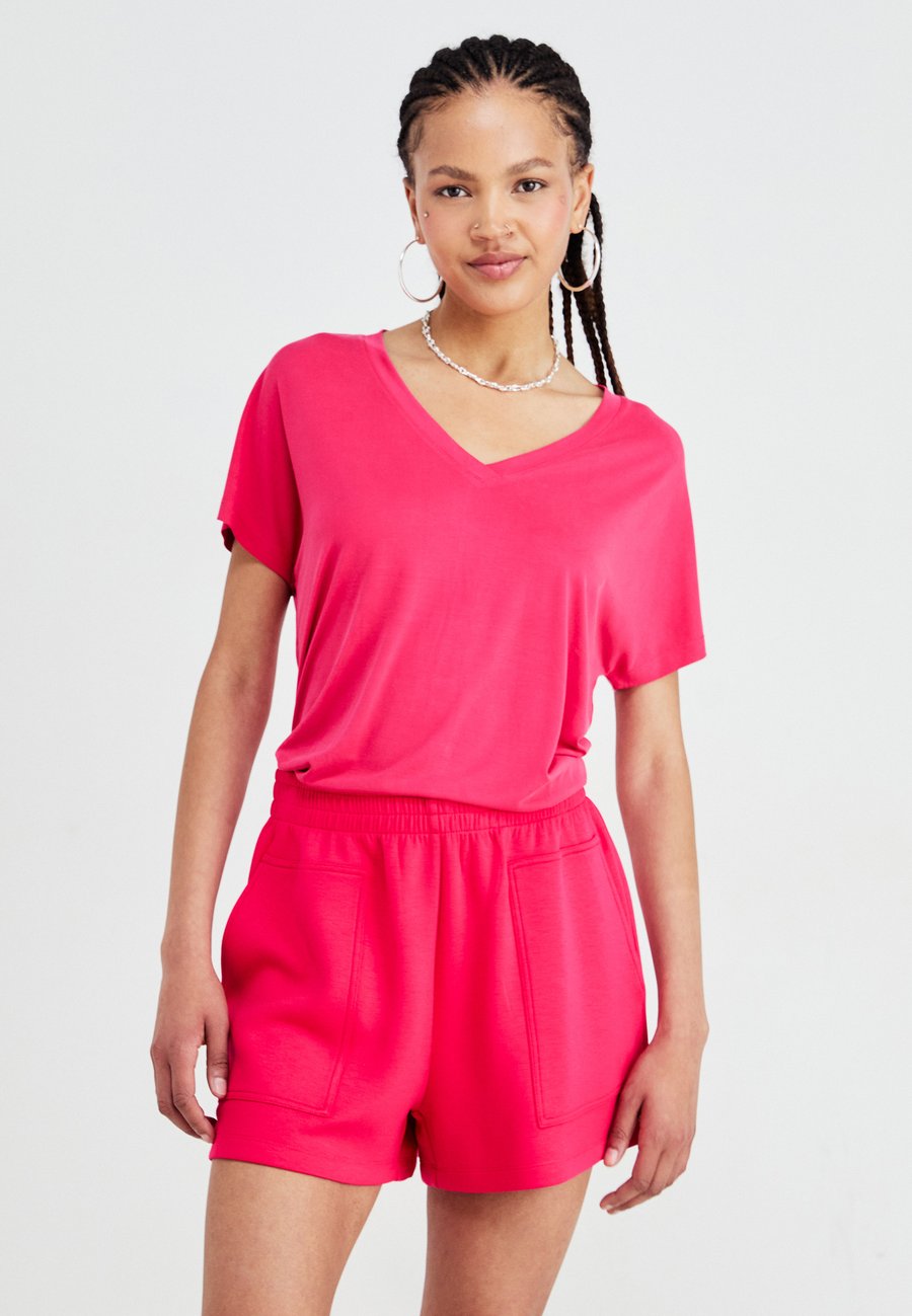 Футболка MSCH Copenhagen FENYA V NECK TEE, Rose Red/Red
Футболка MSCH Copenhagen FENYA V NECK TEE, Rose Red/Red