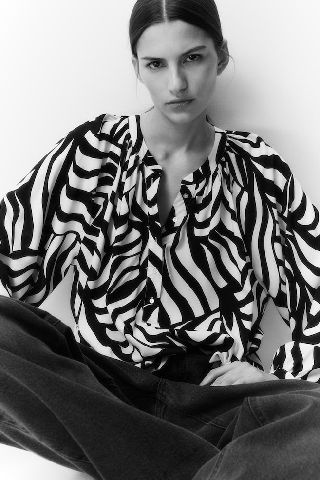 Блузка с рукавами-фонариками H&M, мультиколор
Блузка с рукавами-фонариками H&M, мультиколор