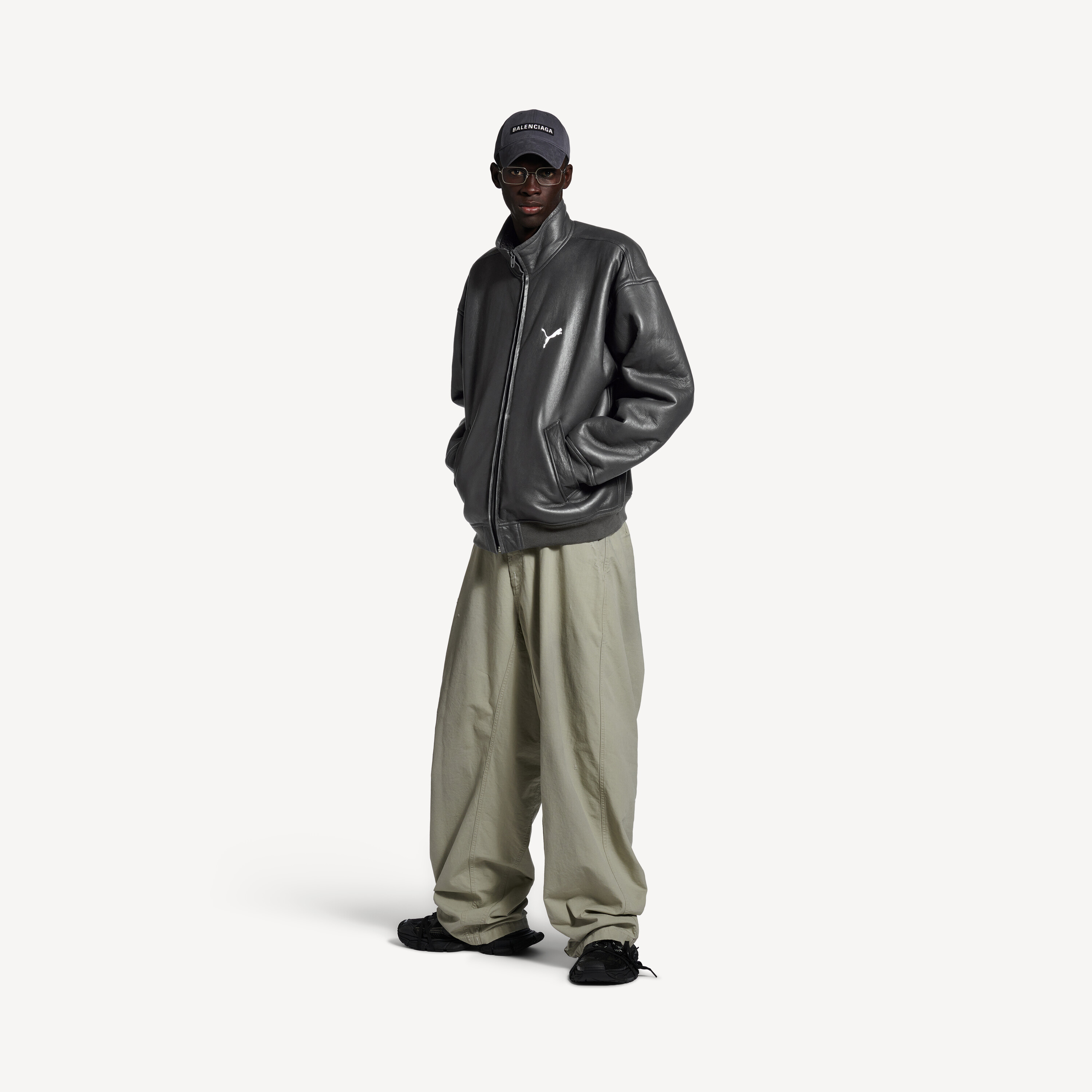 Кожаная куртка balenciaga i puma цвета антрацит BALENCIAGA, антрацит
Кожаная куртка balenciaga i puma цвета антрацит BALENCIAGA, антрацит