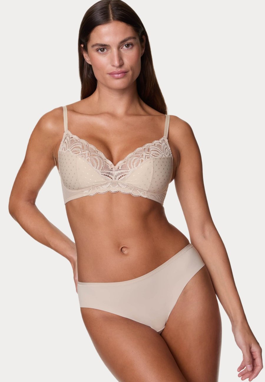 Бюстгальтер Marks & Spencer AMELIA FULL CUP, Opaline/Beige
Бюстгальтер Marks & Spencer AMELIA FULL CUP, Opaline/Beige