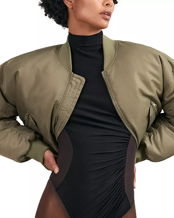 Техническая куртка-бомбер Juniper Reiss, зеленый
Техническая куртка-бомбер Juniper Reiss, зеленый